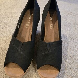 TOMS Women's Black Peep Toe Wedges